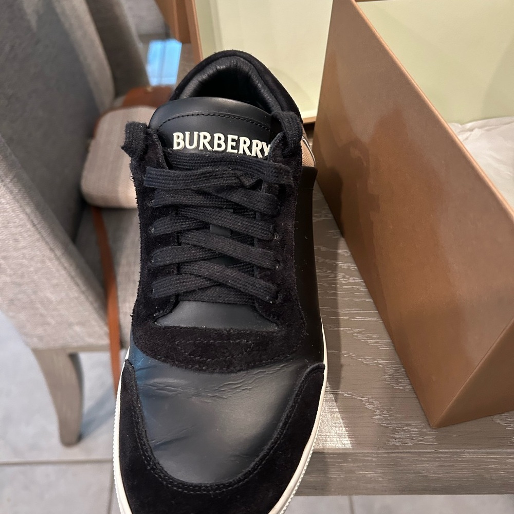 Burberry Men's Black and Tan Sneakers - Picture 5 of 9